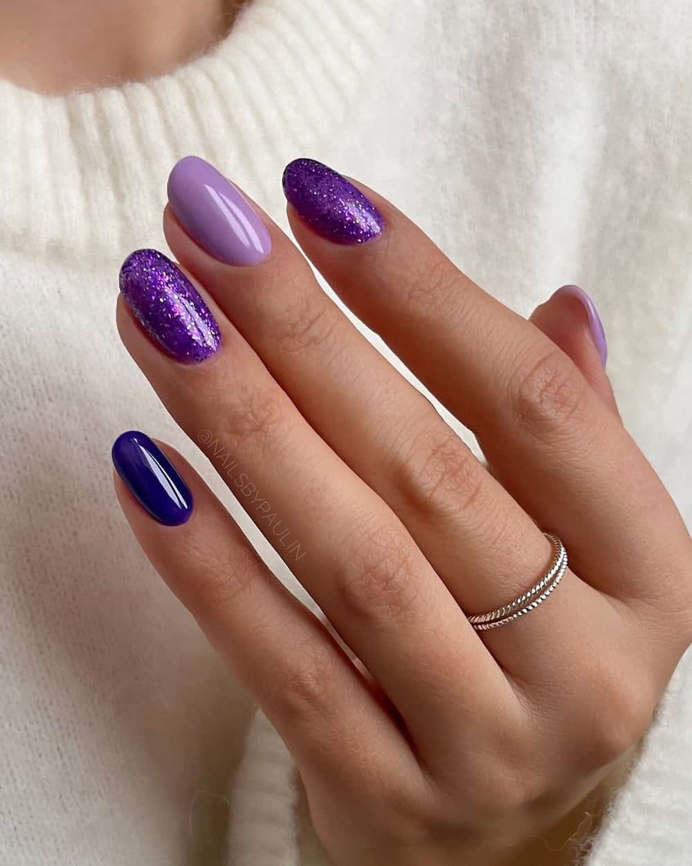 Mixed Purple & Navy Glitter Ovals — Winter Purple Nails