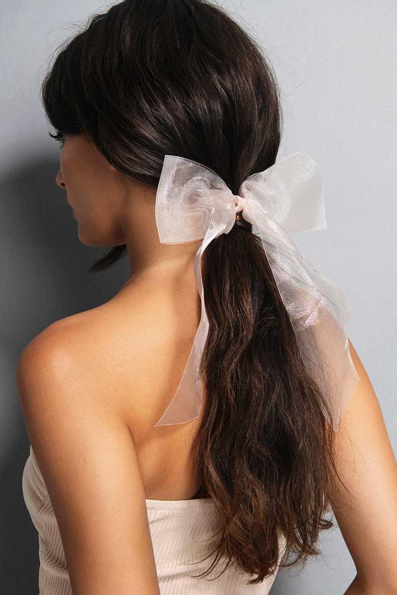 Cool Ash Blonde Wavy Ponytail Cool Ash Blonde Wavy Ponytail — Winter Ponytail Hairstyles
