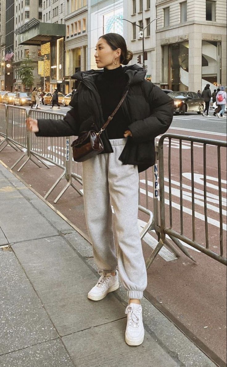 Cropped Black Puffer Jacket Over Turtleneck and Grey Sweatpants Cropped Black Puffer Jacket Over Turtleneck and Grey Sweatpants — Baddie Winter Outfits