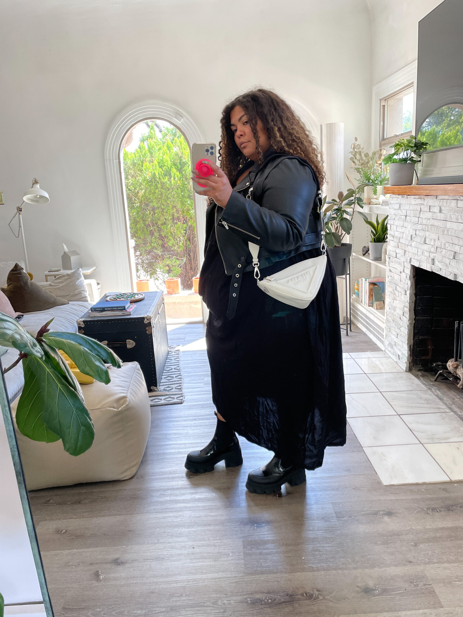 Platform Chelsea Boots with a Midi Dress and Leather Jacket Platform Chelsea Boots with a Midi Dress and Leather Jacket — Chelsea Boots Outfits