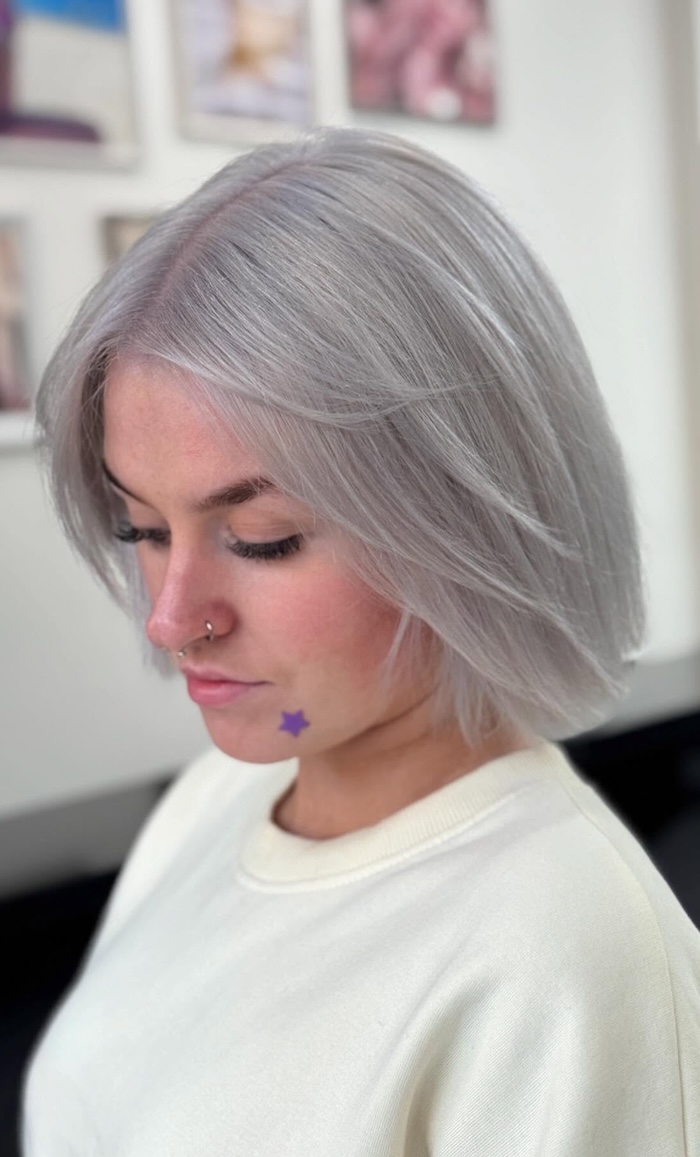 Blunt Chin-Length Bob In Silver Blonde Blunt Chin-Length Bob In Silver Blonde — Winter Haircuts for Gray Hair