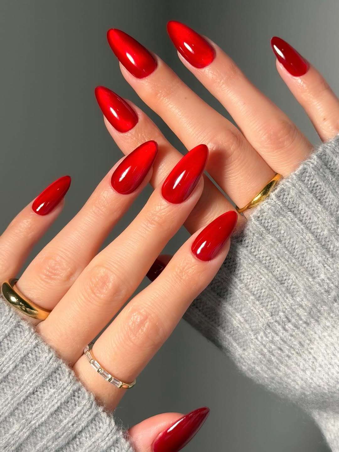 Vibrant Cat-Eye Red — Winter Red Nails