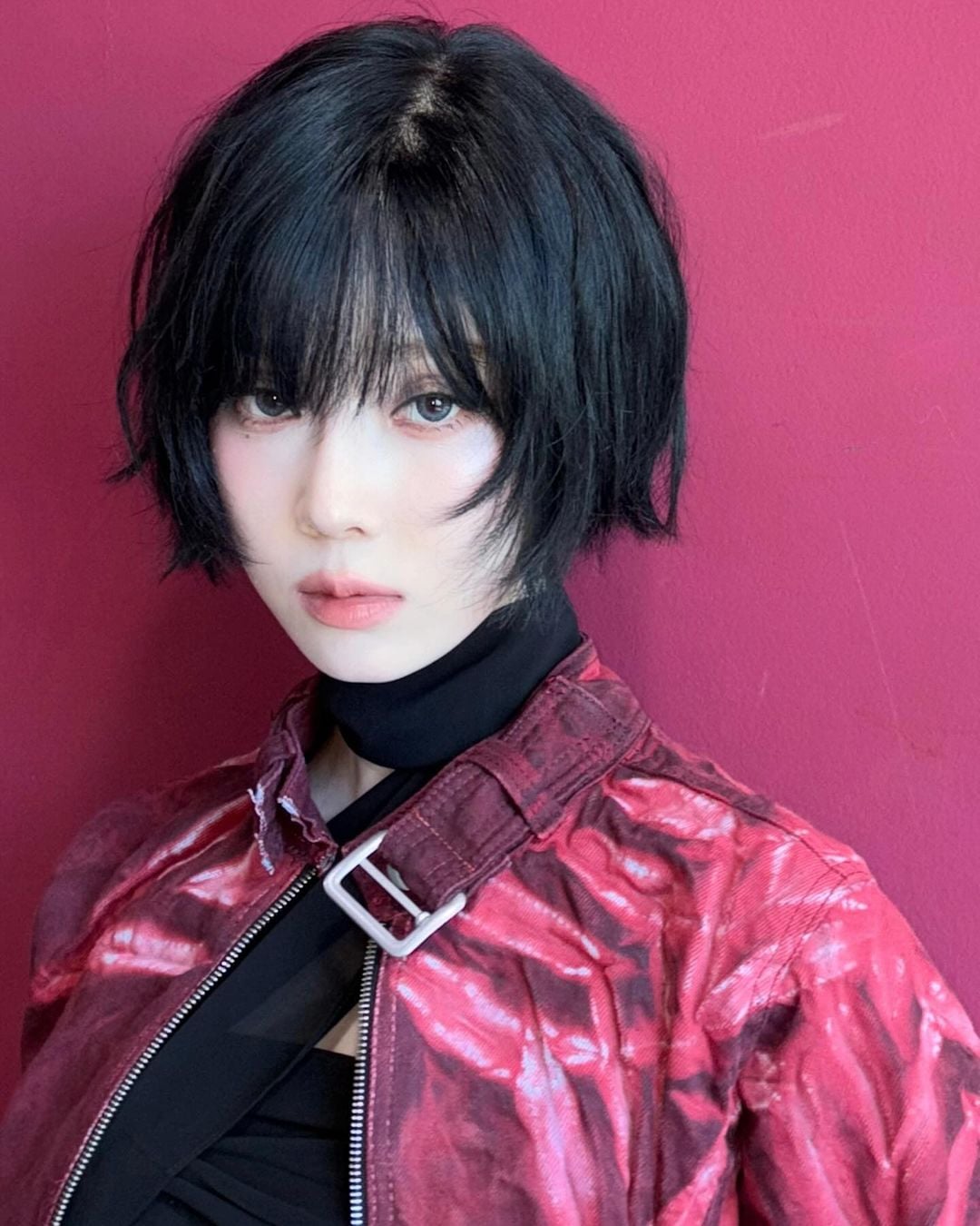 Edgy Black Bob Ear Length — Winter Bob Haircuts