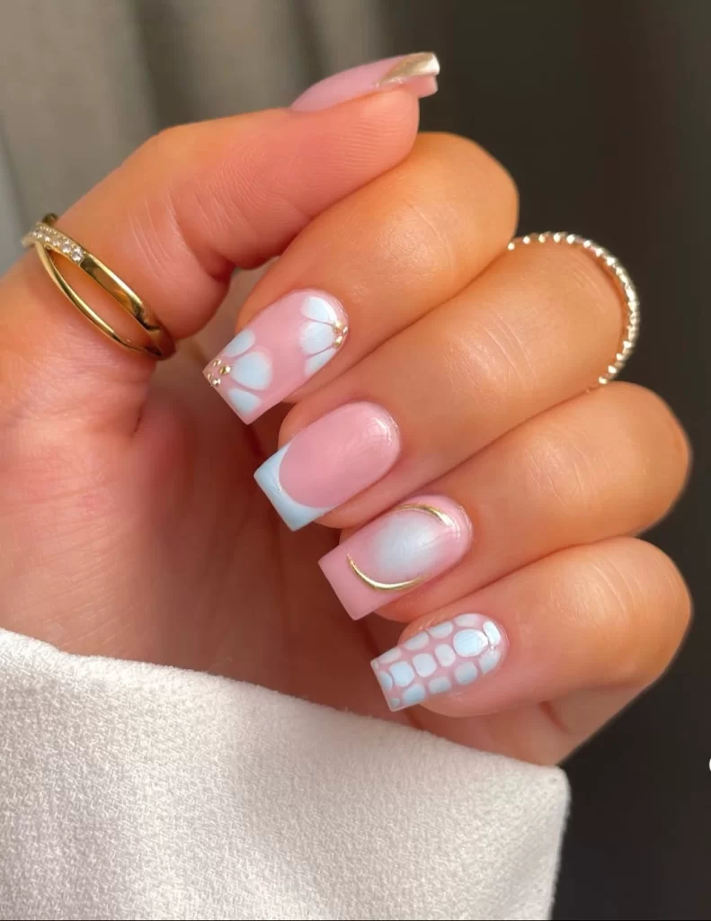 Short Square Abstract Swirls Gold Accent Short Square Abstract Swirls Gold Accent — Trendy Simple Nail Designs