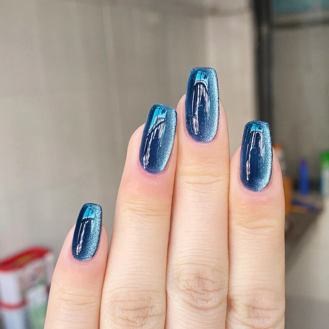 Captivating Deep Blue Cat-Eye Nails — Winter Blue Nails