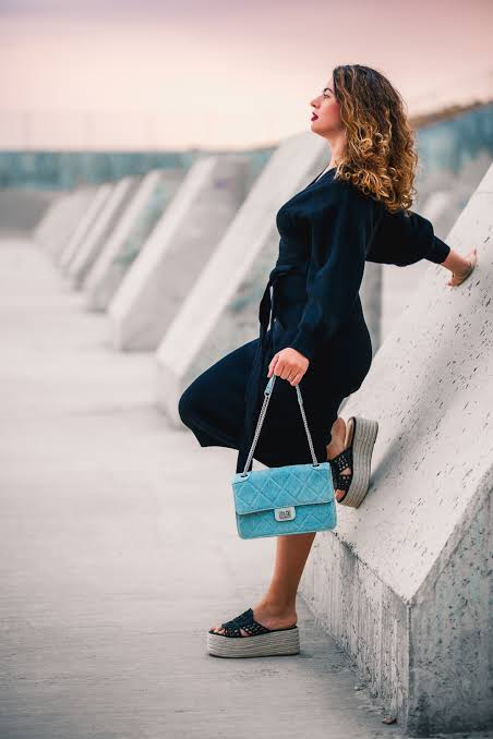 Long Beige Coat for Effortless Las Vegas Chic Long Beige Coat for Effortless Las Vegas Chic — Las Vegas Winter Outfits