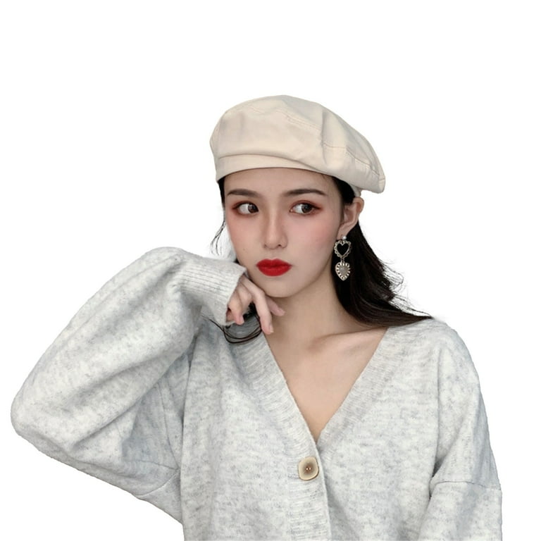Beige Beret with Knit Cardigan and Heart Earrings Beige Beret with Knit Cardigan and Heart Earrings — Beret Outfits