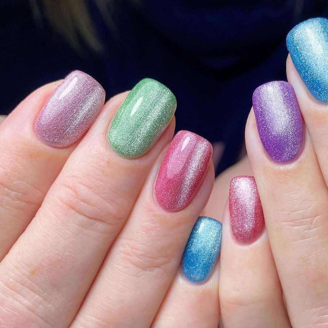Multi-Colored Shimmer Finish — Short Winter Gel Nails