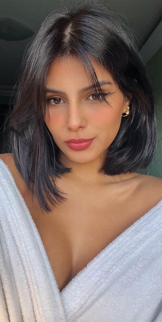 50 Different Haircuts for Women : Dark Hair Lob Haircut with Curtain Bangs