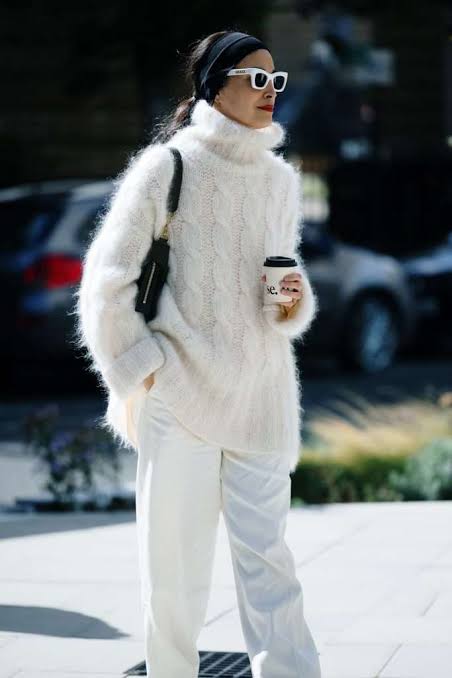 Cozy White Cable Knit Sweater for a Relaxed London Day Cozy White Cable Knit Sweater for a Relaxed London Day — London Winter Outfits
