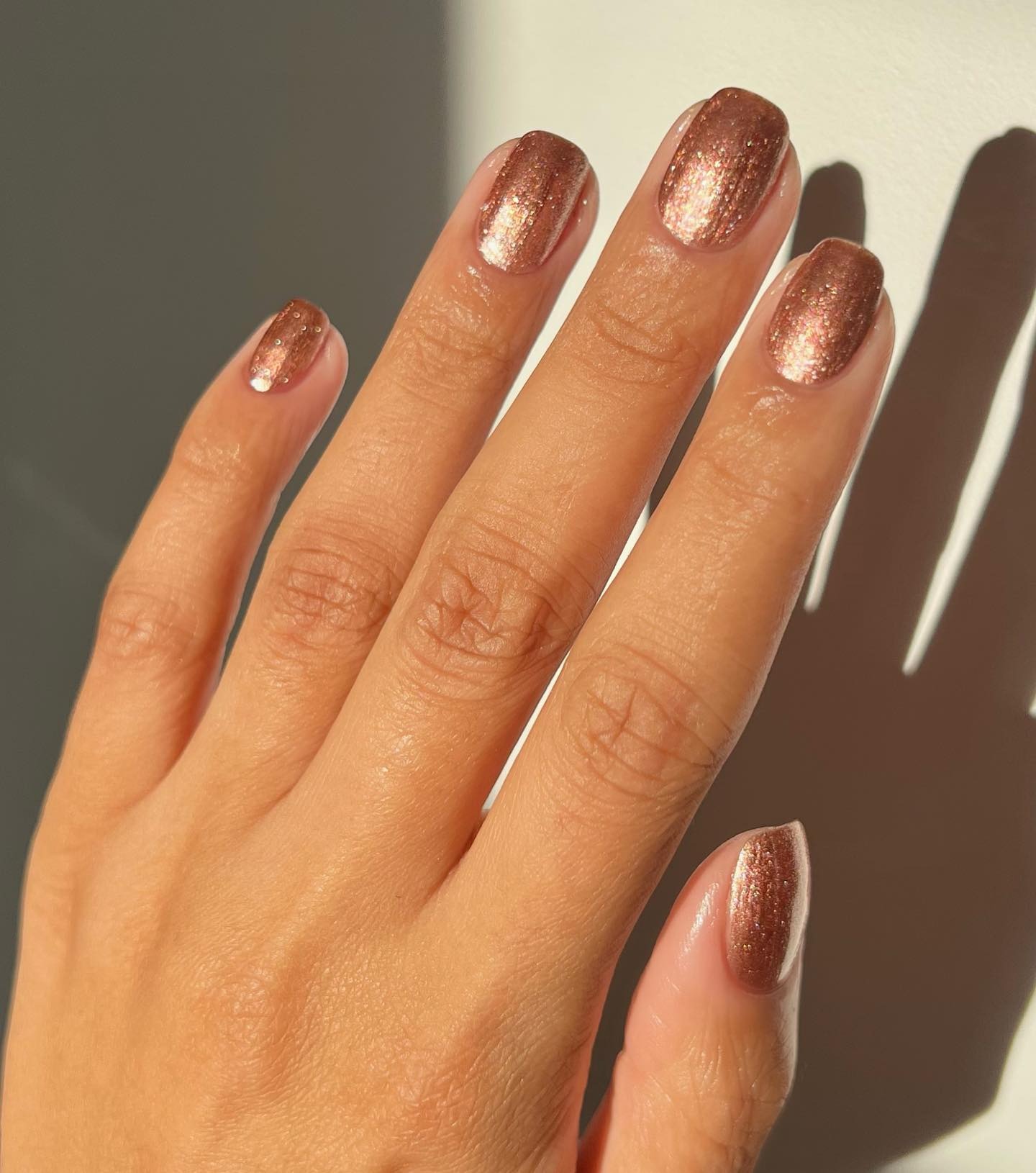 Shimmering Bronze Metallic Nails Shimmering Bronze Metallic Nails — Fall to Winter Nails