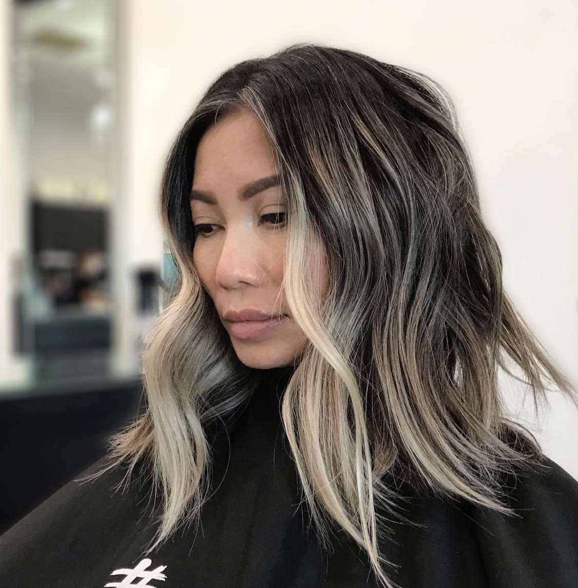 Ash Blonde Balayage Collarbone Waves Ash Blonde Balayage Collarbone Waves — Low Maintenance Winter Hair Colors