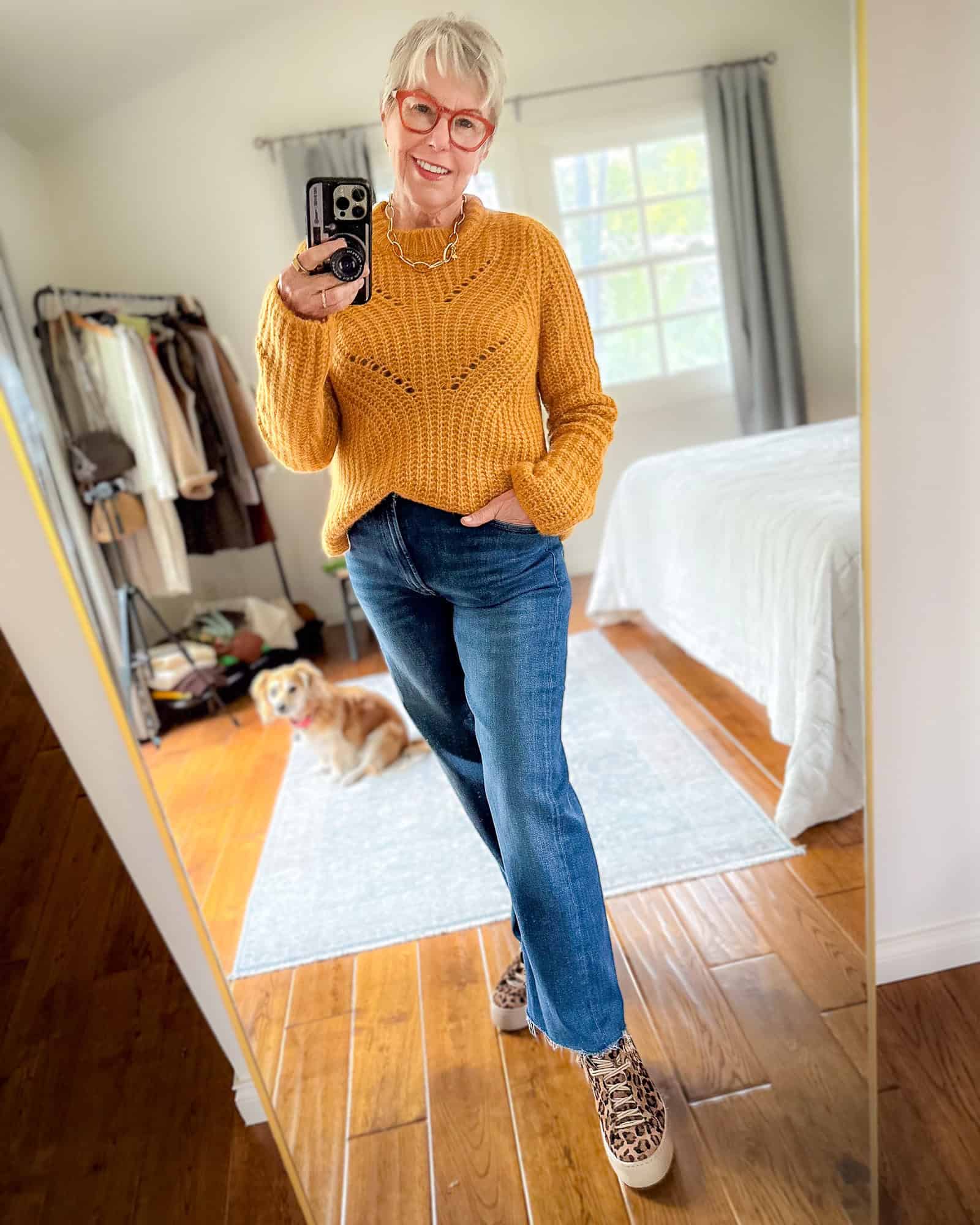 Sweater and jeans outfits for women - une femme x susan blakey