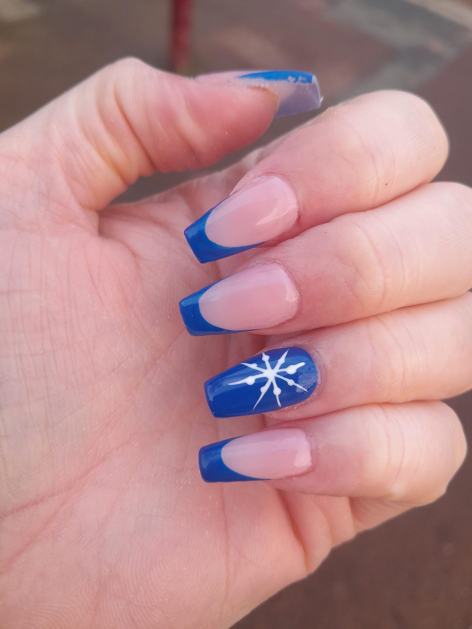 Long Glossy Sheer Pink Blue French Tip Snowflake Coffin Nails Long Glossy Sheer Pink Blue French Tip Snowflake Coffin Nails — Winter Coffin Nails