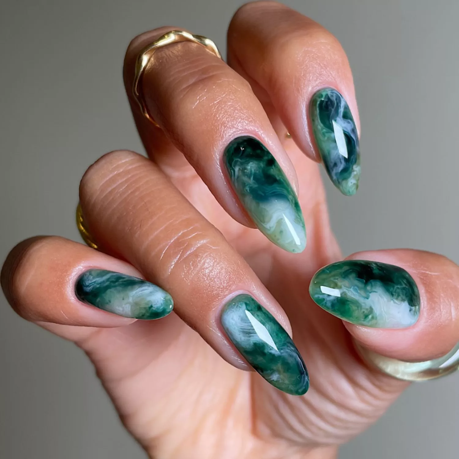 Emerald Green Swirl Marble Coffin Nails — Winter Marble Nails