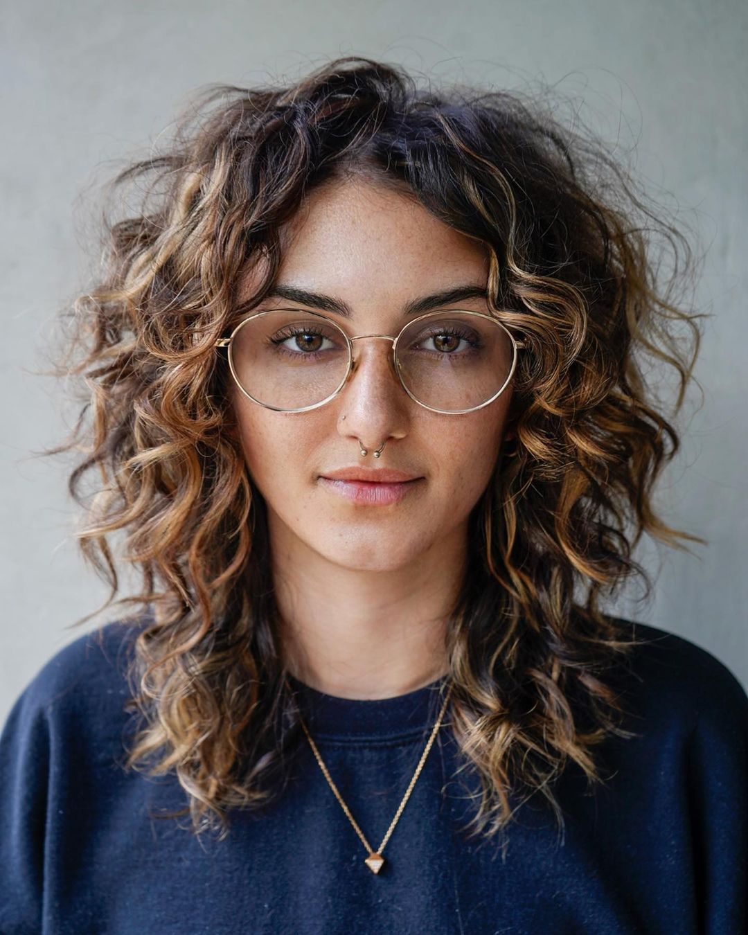 Dark Brown Collarbone Shag With Caramel Highlights Dark Brown Collarbone Shag With Caramel Highlights — Winter Shag Haircuts