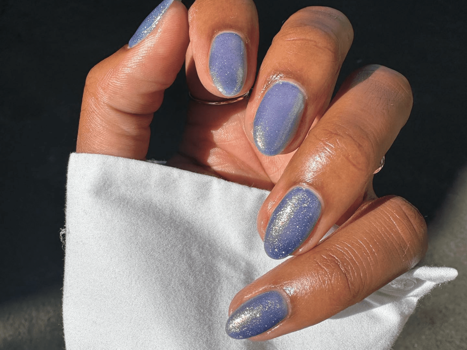 Periwinkle Blue Shimmer Glitter Oval Nails — Winter Glitter Nails