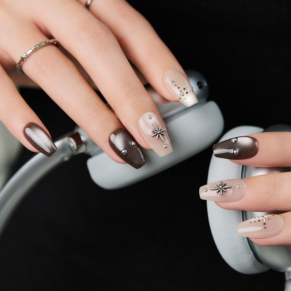 Long Shimmering Opalescent Beige Pearl Gold Wire Coffin Nails Long Shimmering Opalescent Beige Pearl Gold Wire Coffin Nails — Winter Coffin Nails