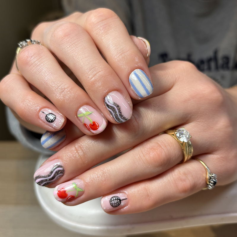 Short Oval Summer Motifs Nails — Easy Nail Designs