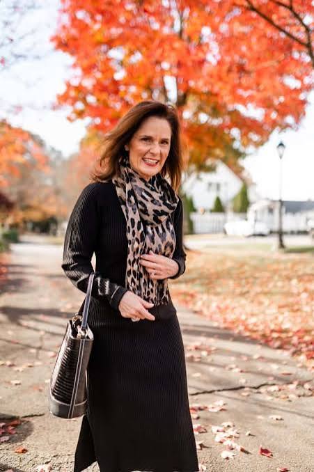 Fitted Black Knit Dress with Leopard Print Scarf for Casual Winter Chic — Dressy Winter Outfits