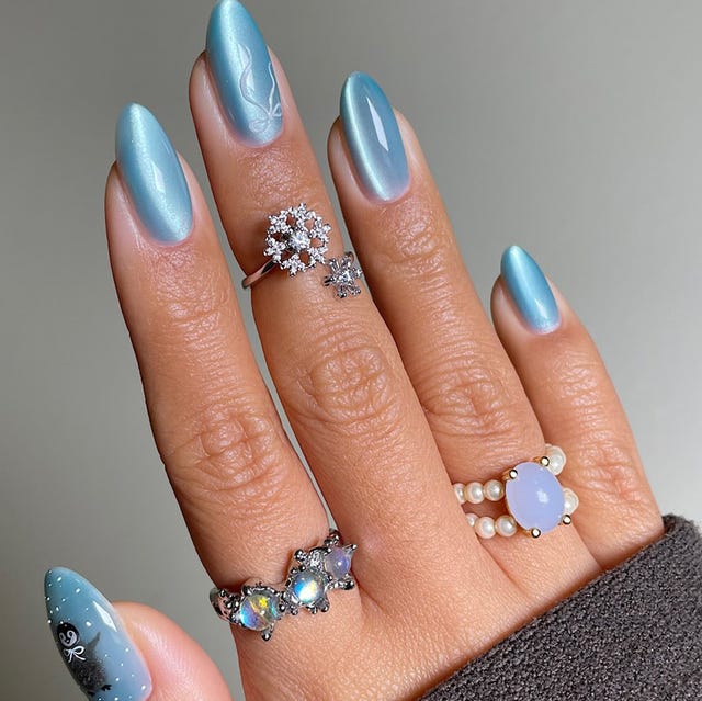 Pale Pink Glitter Bow Nails Pale Pink Glitter Bow Nails — Winter Round Nails