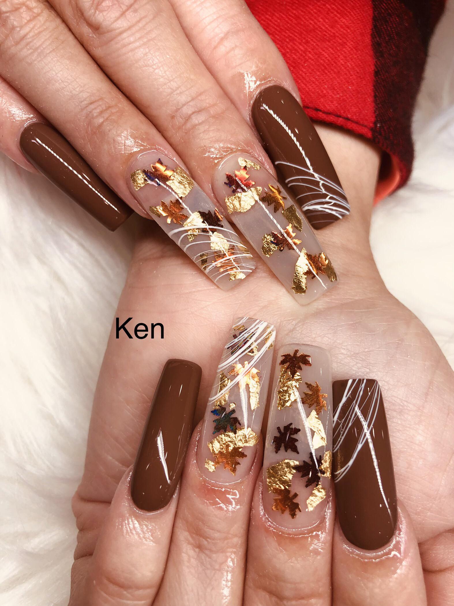Embedded Leaf Motif Coffin Nails Embedded Leaf Motif Coffin Nails — Fall to Winter Nails