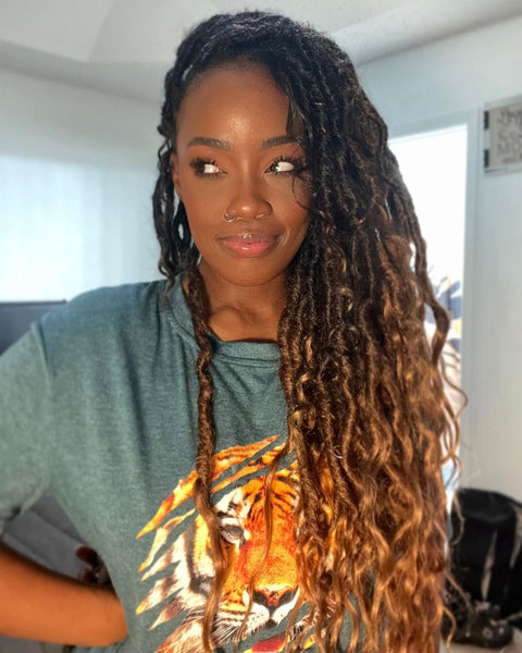 Voluminous Curls With Ombre Ends — Winter Hairstyles for Black Women