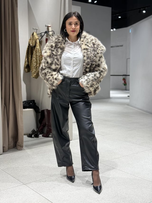 Leopard Print Coat Elevates Black Leather Trousers Leopard Print Coat Elevates Black Leather Trousers — Leather Pants Outfits