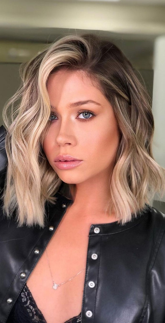 Dark Blonde Wavy Bob With Highlights — Winter Haircuts for Women