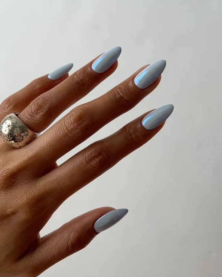 Subtle Pearlescent Oval Nails Subtle Pearlescent Oval Nails — Icy Blue Nails
