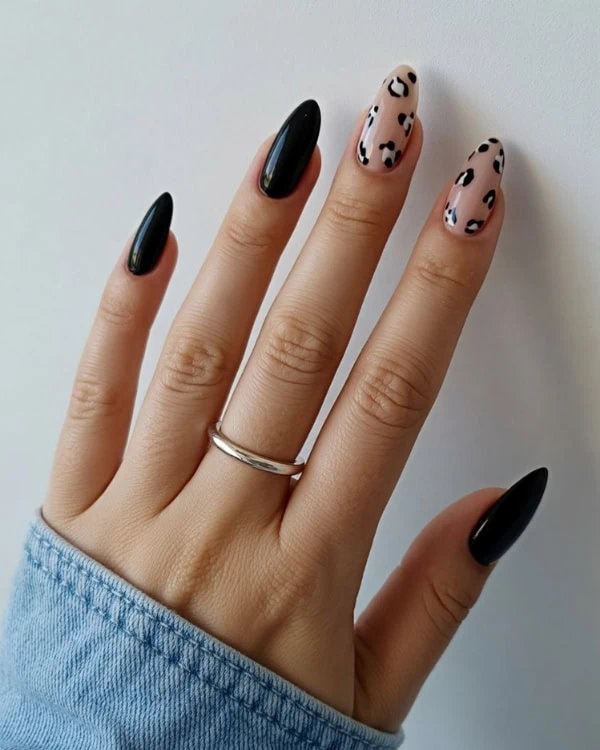 Black and Leopard Print Stilettos Black and Leopard Print Stilettos — Black Nail Ideas