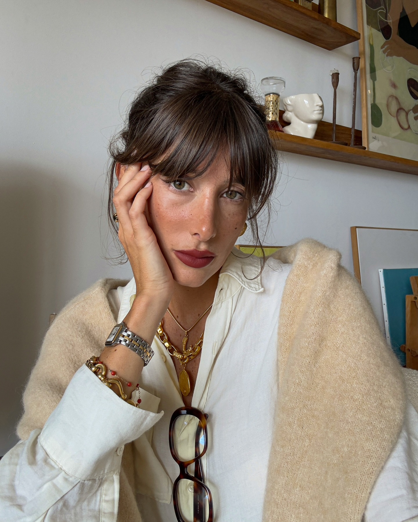 Wavy Collarbone Hair With Curtain Bangs Wavy Collarbone Hair With Curtain Bangs — Low Maintenance Winter Haircuts