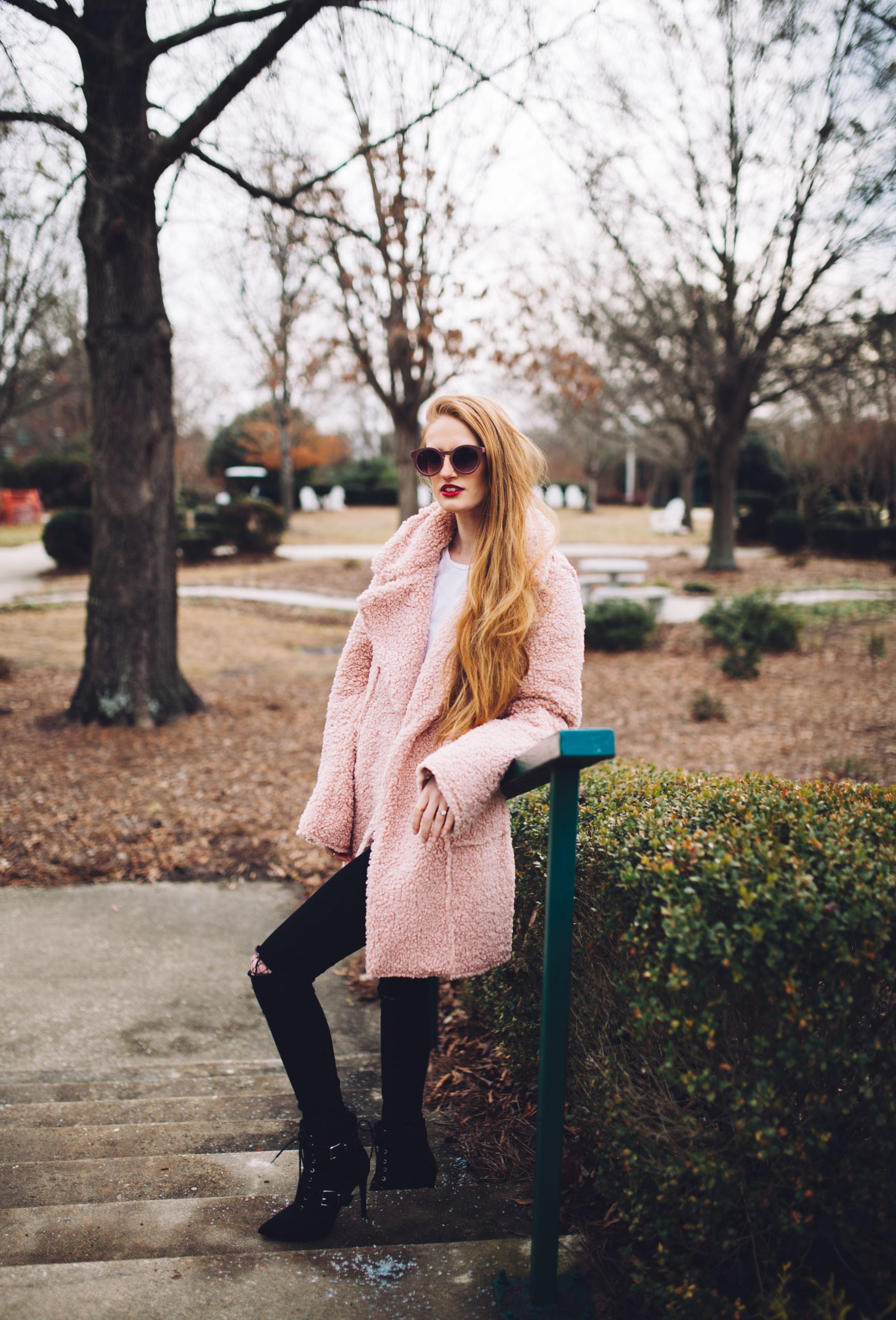 Mid-Length Pink Teddy Coat with Ripped Jeans Mid-Length Pink Teddy Coat with Ripped Jeans — Teddy Coat Outfits