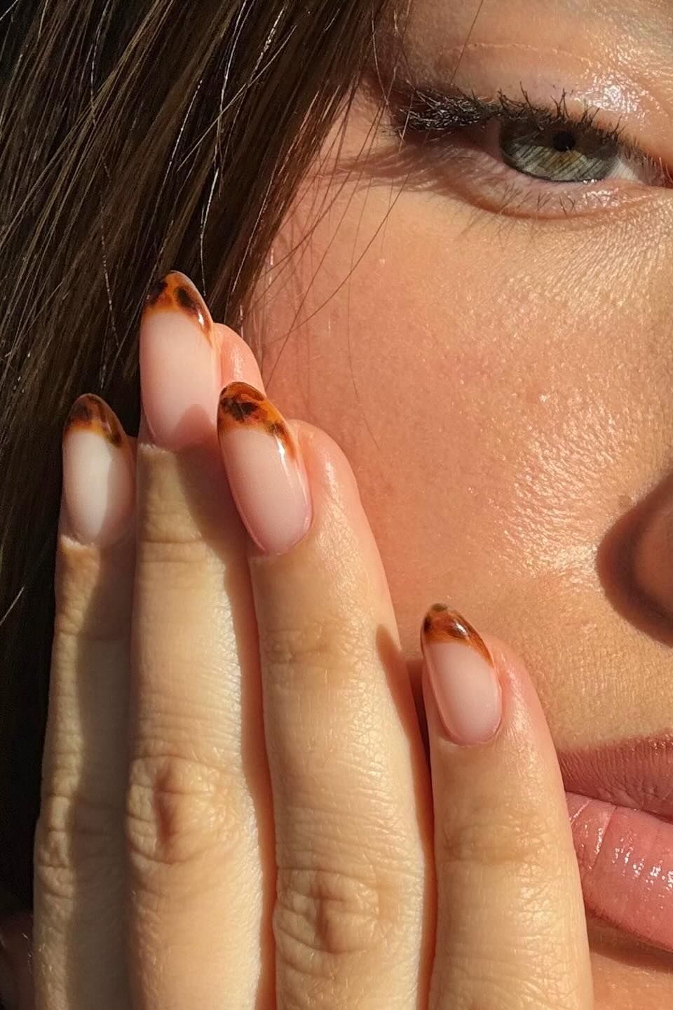 Medium Almond Tortoiseshell French Tips Medium Almond Tortoiseshell French Tips — Trendy Simple Nail Designs