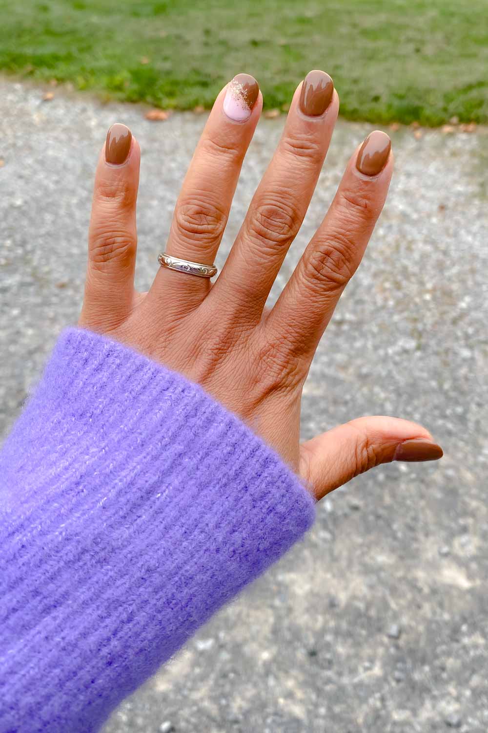 Fall Winter Glitter French Tip Medium Brown Squares Fall Winter Glitter French Tip Medium Brown Squares — Simple Winter Nails