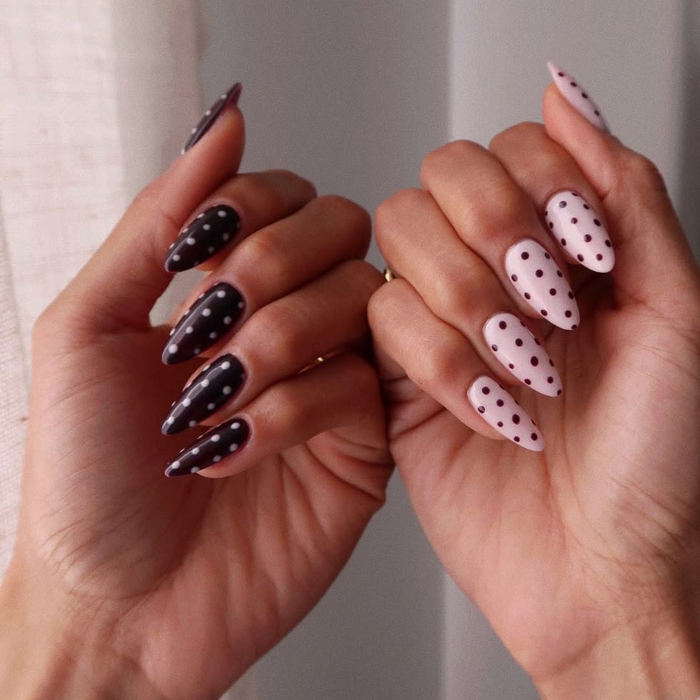 Contrasting Polka Dot Nails Contrasting Polka Dot Nails — Winter Nail Designs
