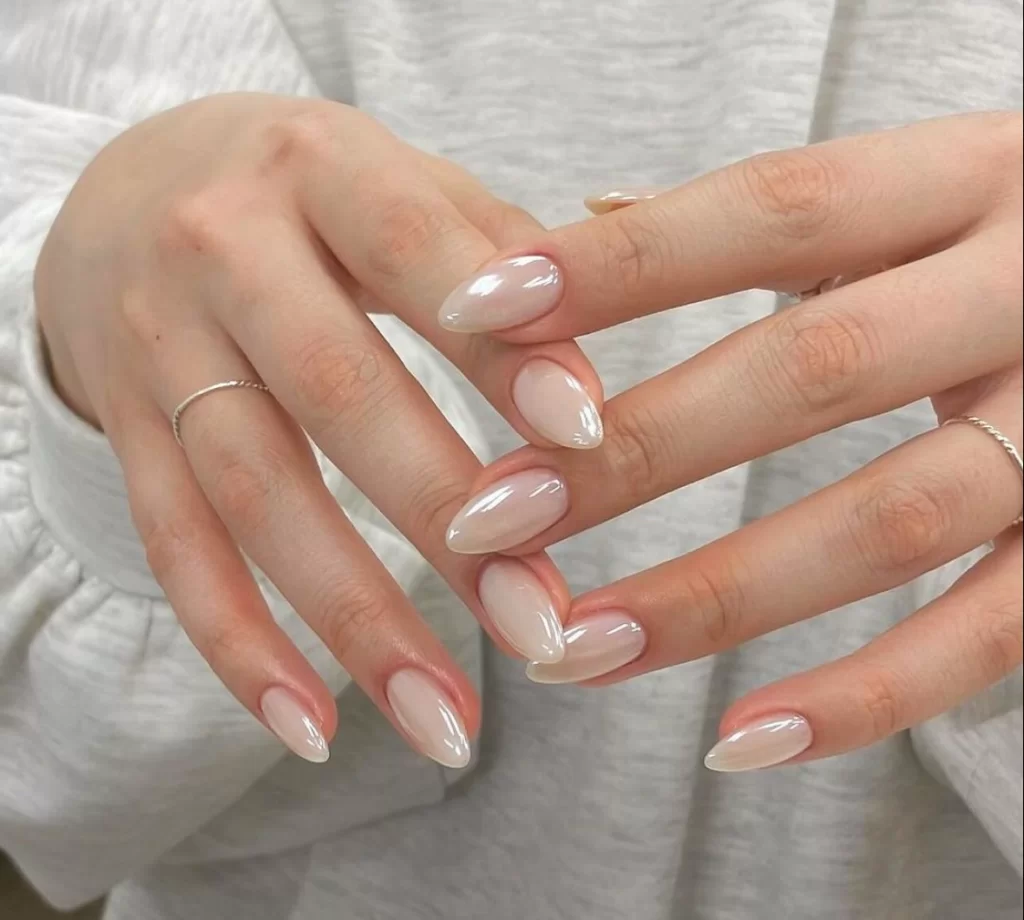 Pale Nude Pearlescent Shimmer — Minimalist Winter Nails