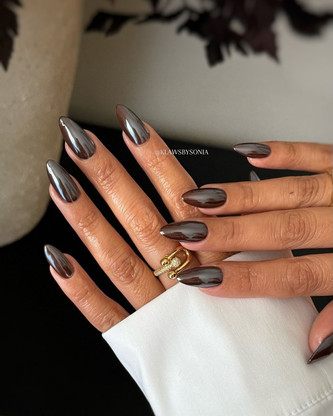 Dark Metallic Brown Chrome Stilettos Dark Metallic Brown Chrome Stilettos — Winter Nail Colors for Women Over 40