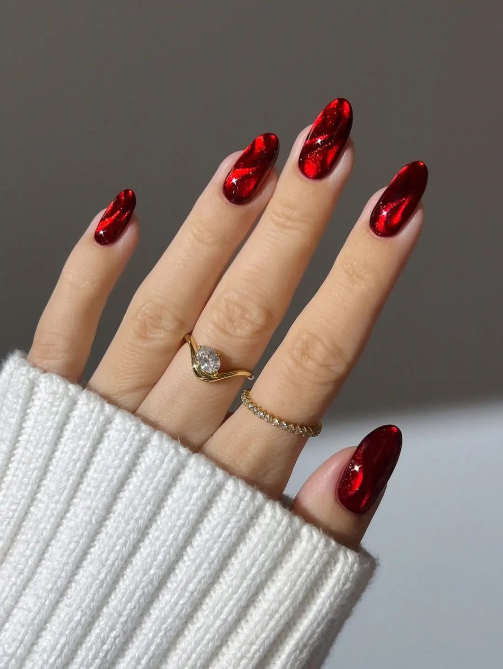 Deep Vibrant Red Magnetic Cat-Eye — Winter Gel Nail Colors