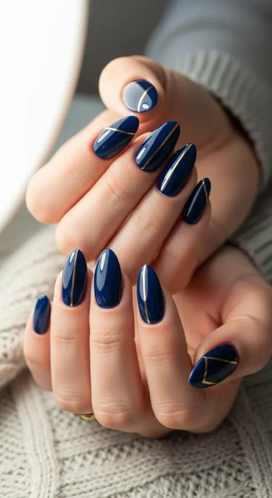 Minimalist Gold Line Navy Minimalist Gold Line Navy — Navy Blue Nails