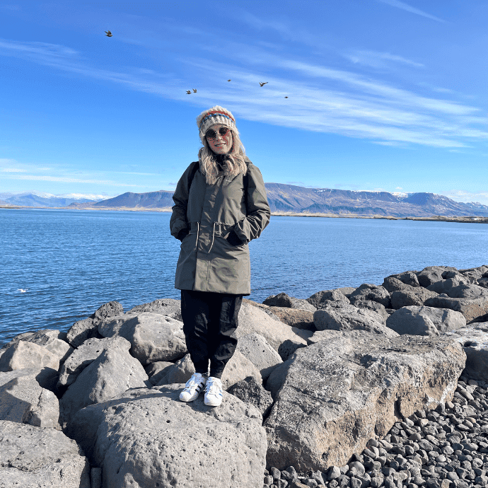 Olive Green Parka with Black Pants and White Sneakers Olive Green Parka with Black Pants and White Sneakers — Iceland Winter Outfits