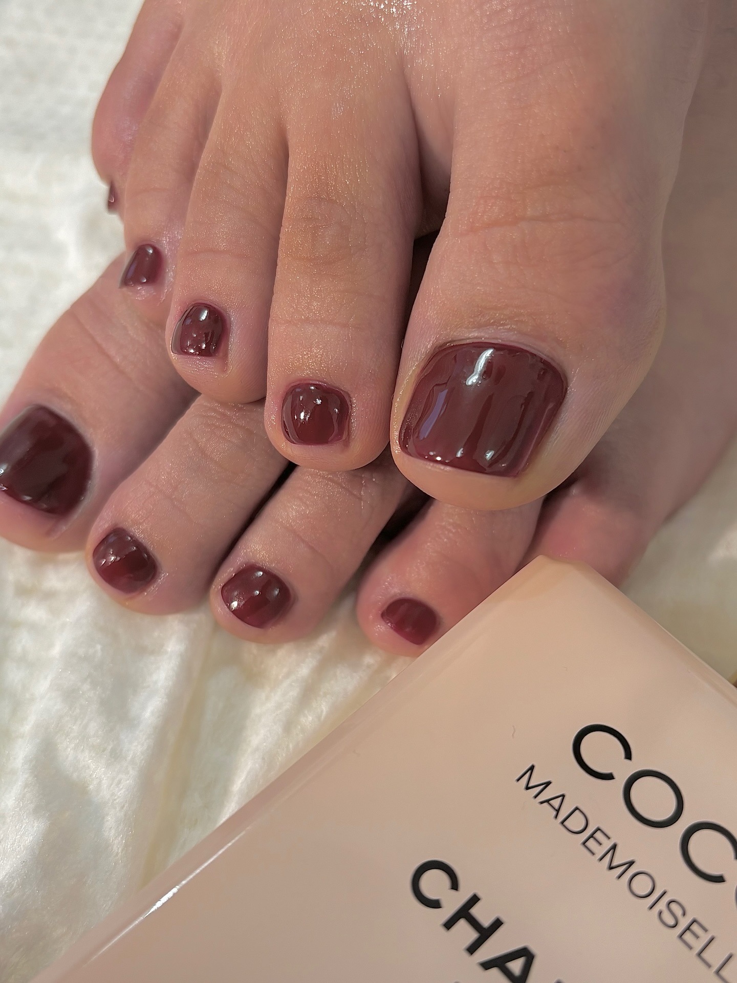 Glossy Deep Burgundy Jelly Toes — Winter Toe Nails
