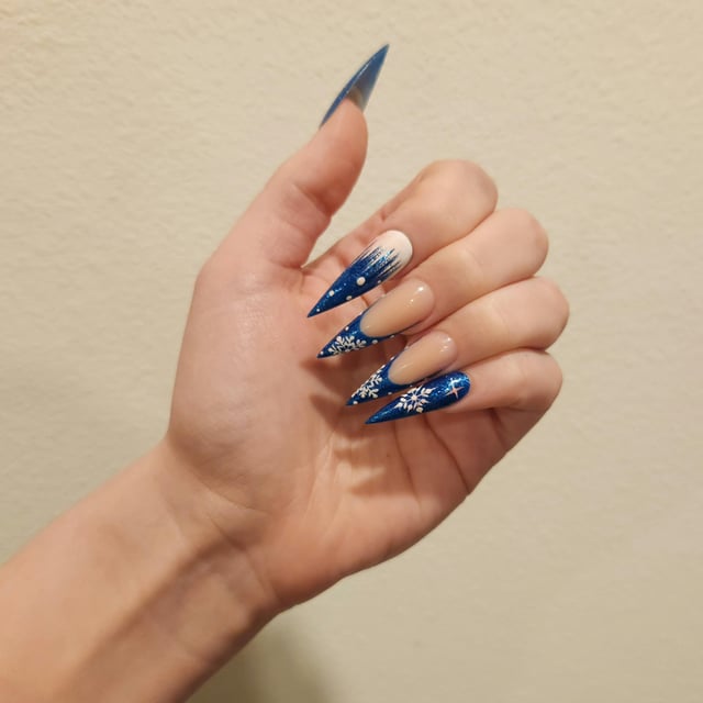Snowflakes On Accent Nails French Tips Visual Idea — Winter Stiletto Nails