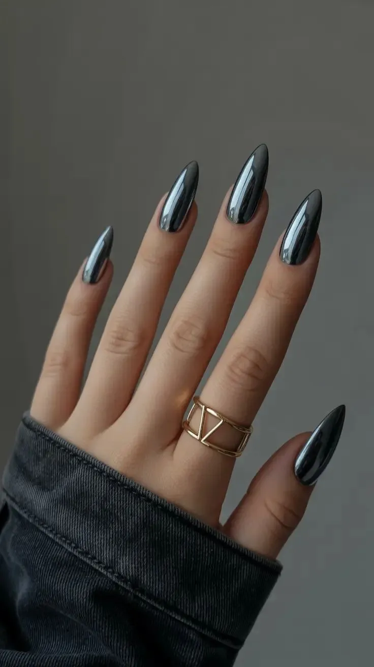Minimalist Chrome Lines On Accent Nails Visual Idea — Winter Chrome Nails