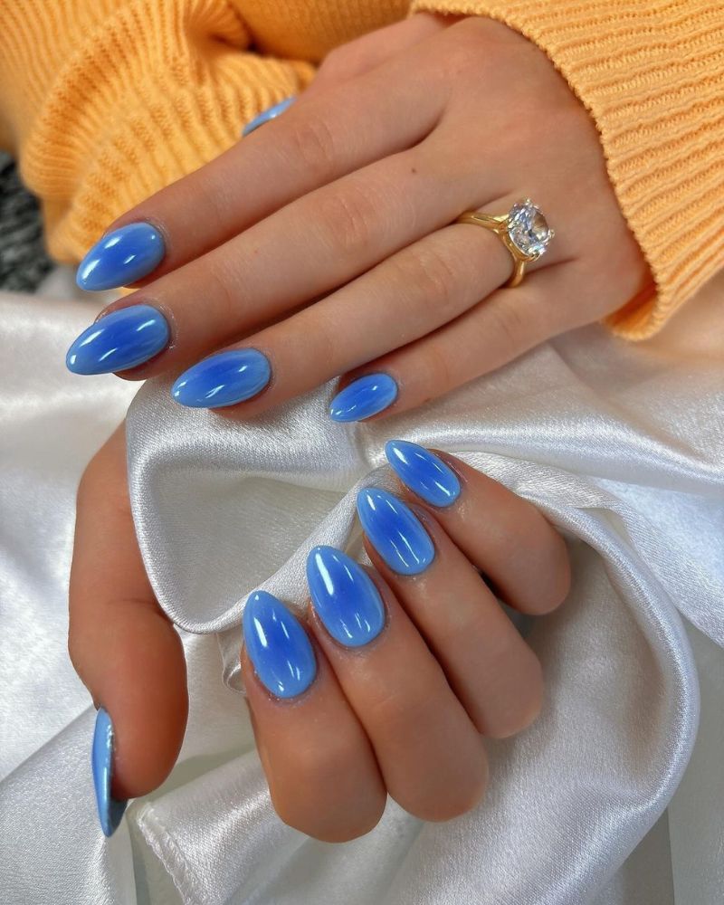 Solid Color Visual Idea Solid Color Visual Idea — Short Winter Almond Nails