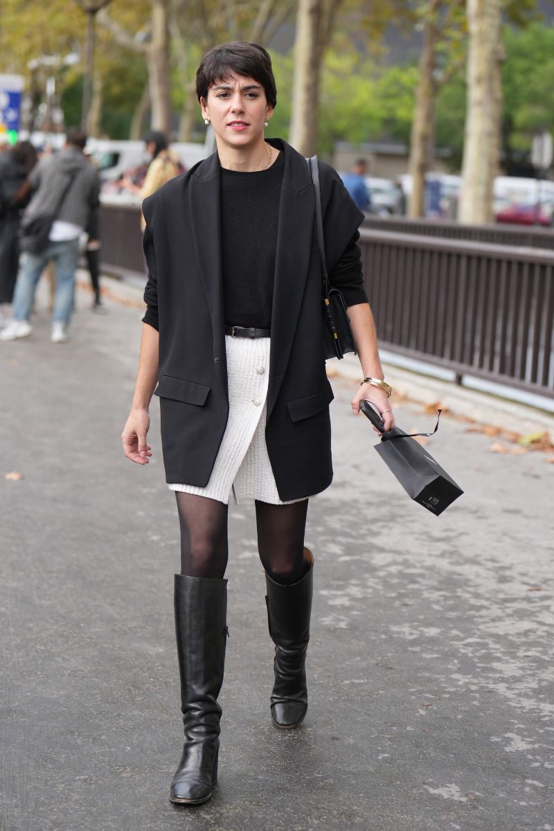 Textured Mini Skirt and Black Riding Boots Textured Mini Skirt and Black Riding Boots — Riding Boots Outfits