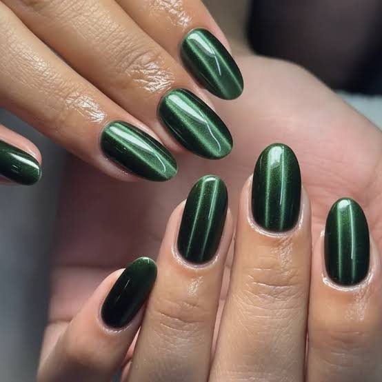 None Glossy Emerald Green Cat Eye Nails None Glossy Emerald Green Cat Eye Nails — Emerald Green Nails