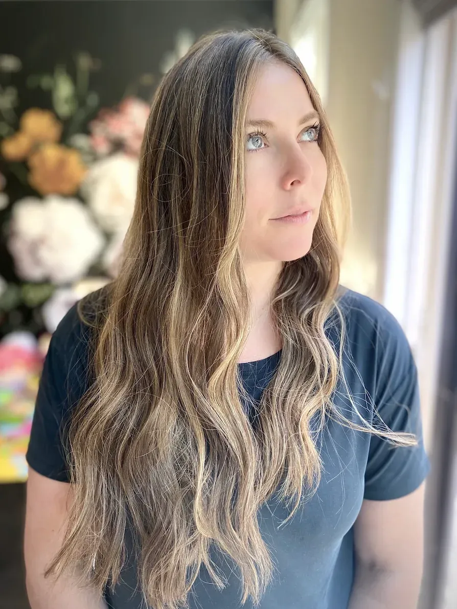 No Bangs Dark Blonde With Lighter Balayage No Bangs Dark Blonde With Lighter Balayage — Reverse Balayage