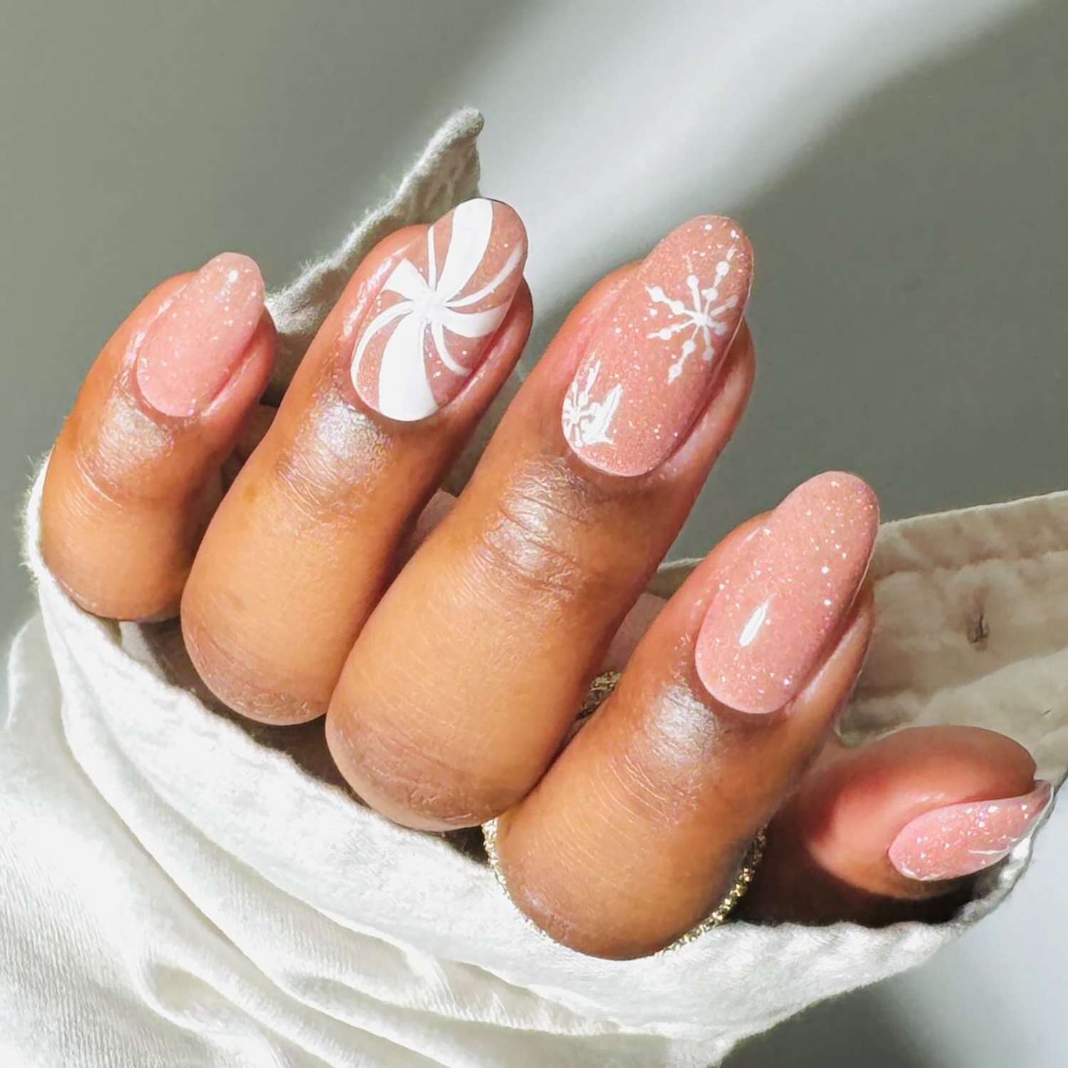 Peppermint Snowflake Almond Nails Peppermint Snowflake Almond Nails — Snowflake Nails