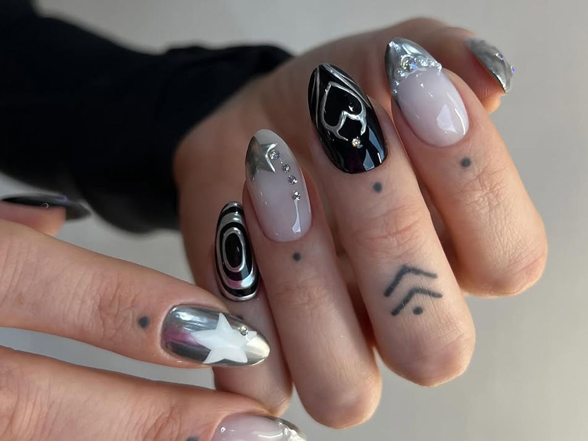 Chrome Rhinestones Visual Idea — Silver Chrome Nails